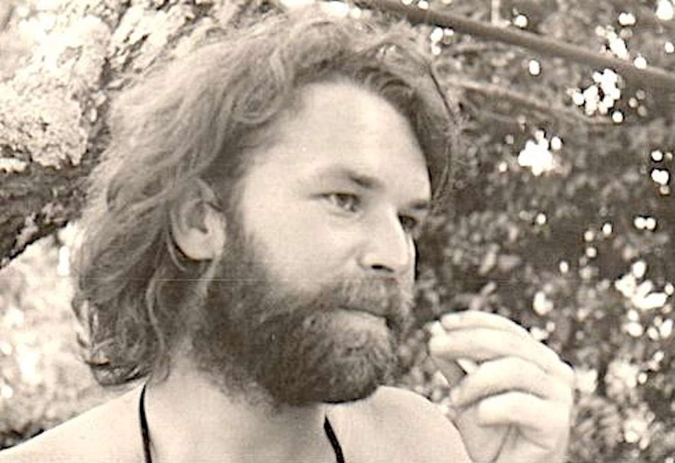 Portrait sépia de Peter Schuppisser dans la nature